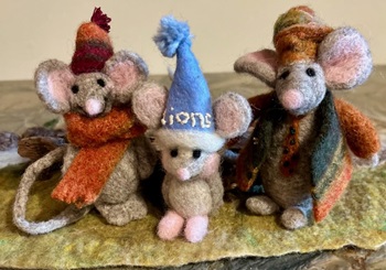 Needle Felt Painting with Mouses with Hats