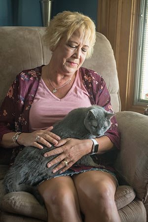 lung cancer patient and her cat