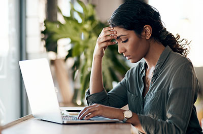 woman with migraine