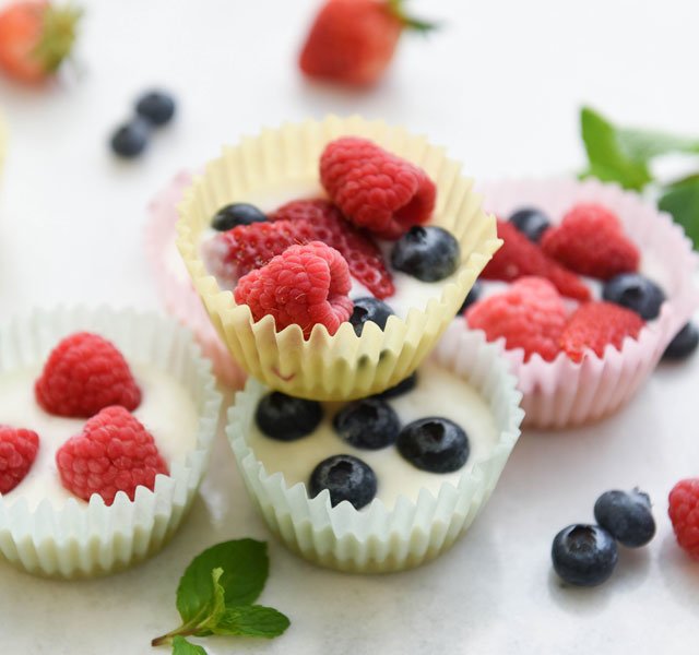 frozen yogurt berry bites