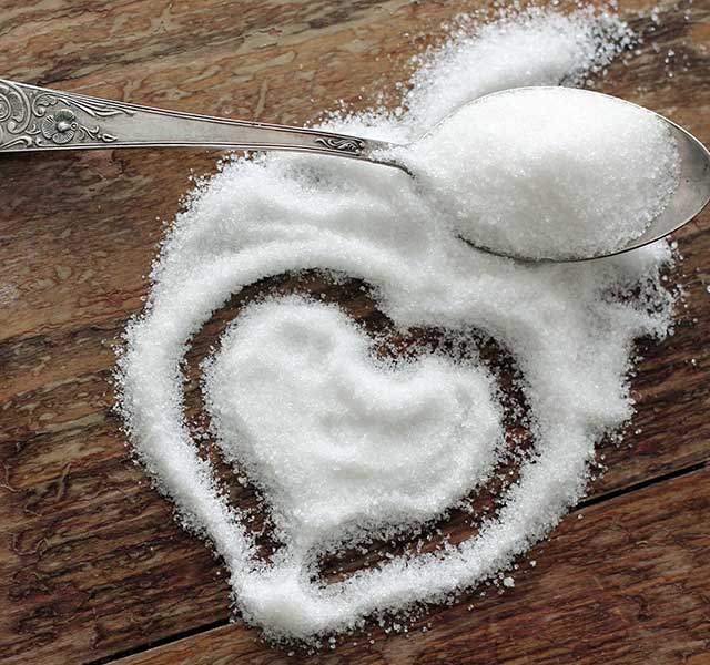 sugar making heart shape
