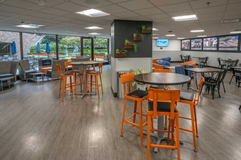 Henry Ford St. John Hospital bistro dining room