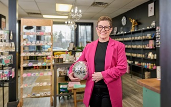 Orthopedic patient Amy at a boutique